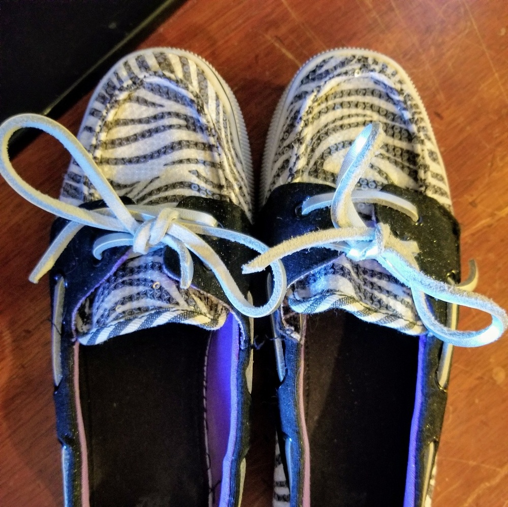 BKe Zebra Striped loafers - Picture 7 of 7